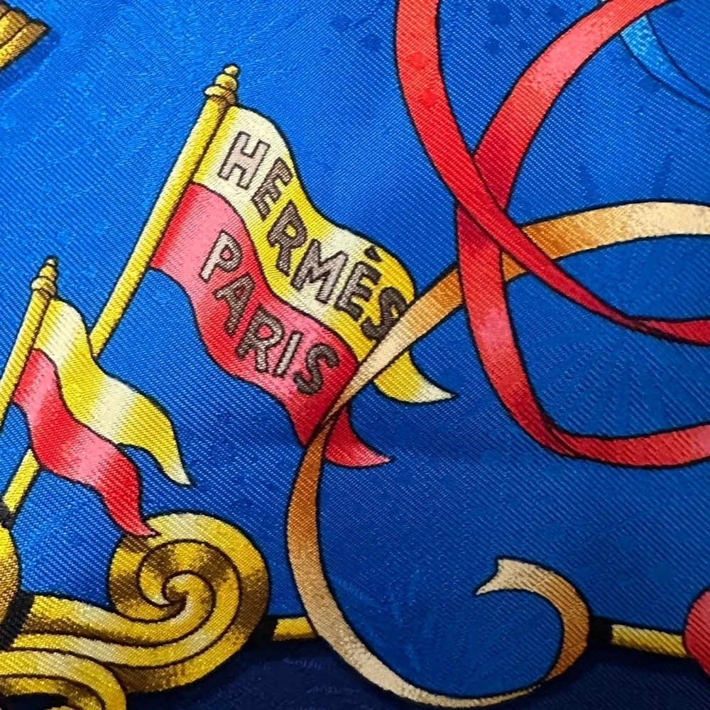 Authentic  HERMÈS Silk angora horse carousel stole blue gold vintage France - Picture 7 of 9